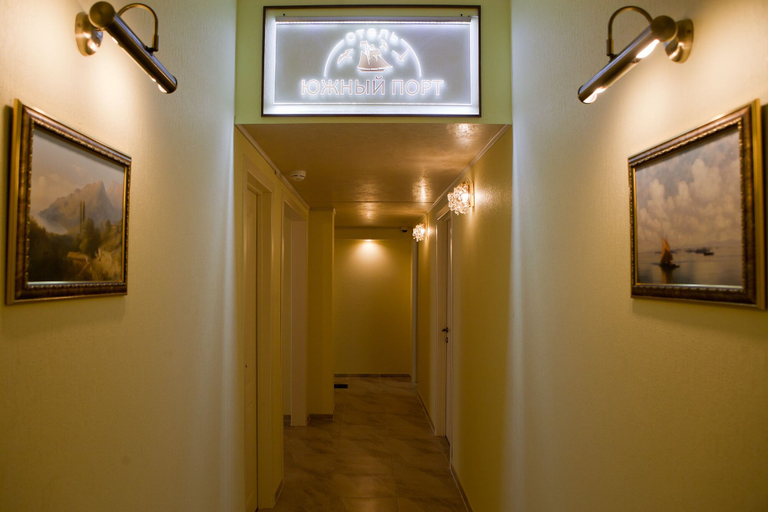 Others 5, South Port hotel, Southern