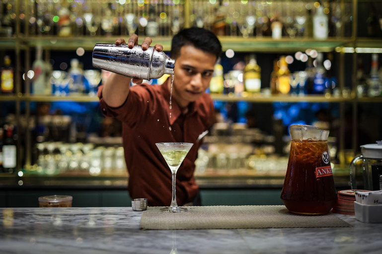 Food & Drinks 15