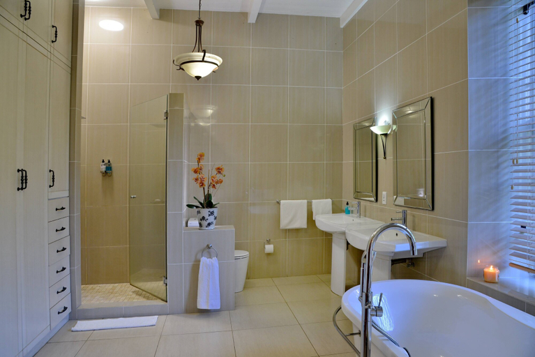 Bathroom 5, Val Du Charron Wine & Leisure Estate, Cape Winelands