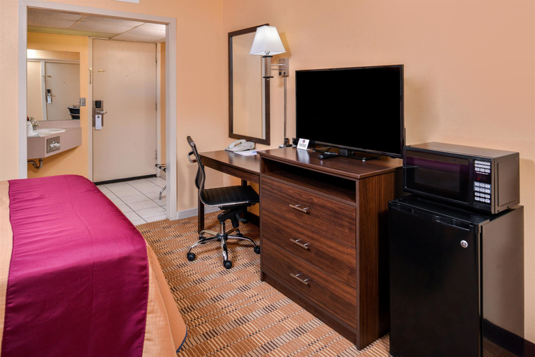 Bedroom 3, Americas Best Value Inn Ellsworth, Ellsworth