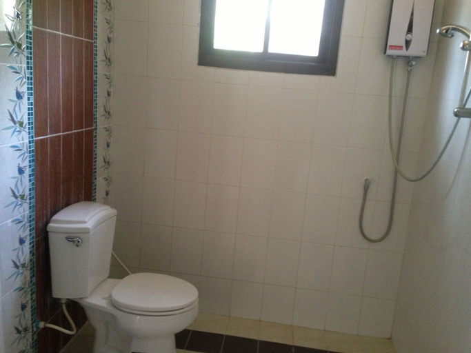 Bathroom 4, Paradise Bungalows, Ko Phangan