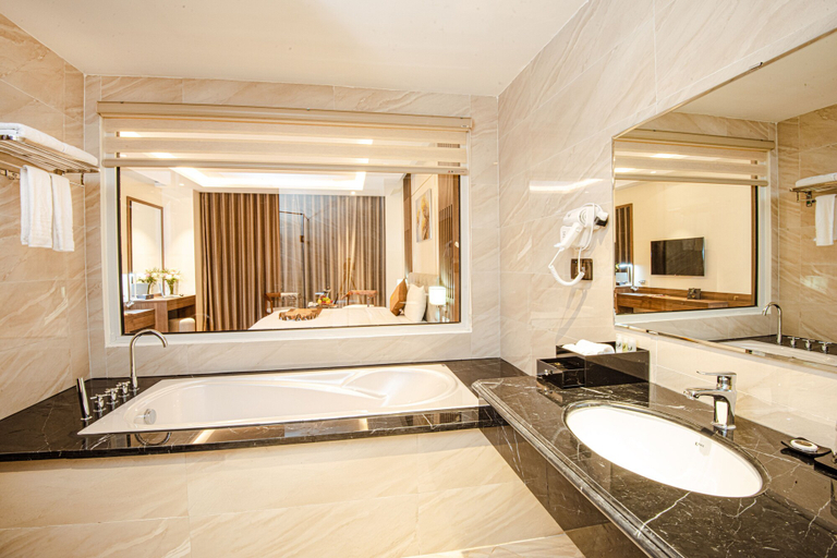 Bathroom 4, Manh Quan Luxury Hotel, Vĩnh Yên