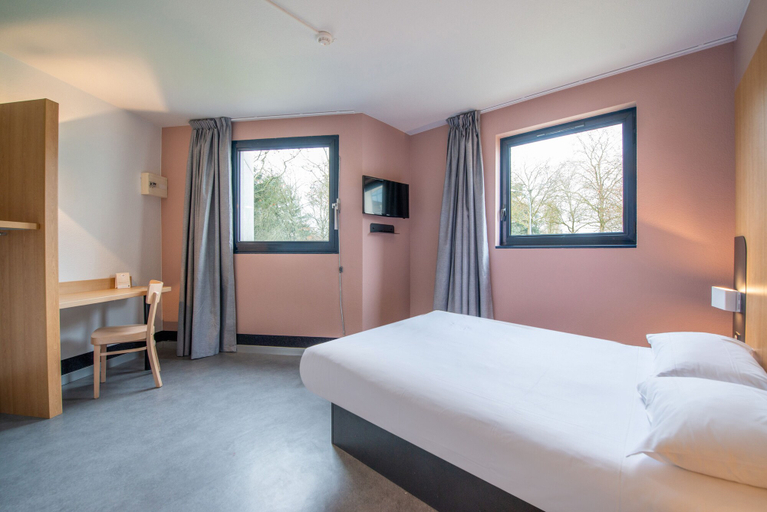 Bedroom 3, B&B HOTEL Cholet Sud, Maine-et-Loire