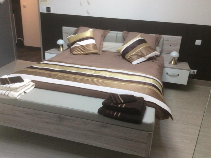 Bedroom 3, Le Grillage a Poules, Charente