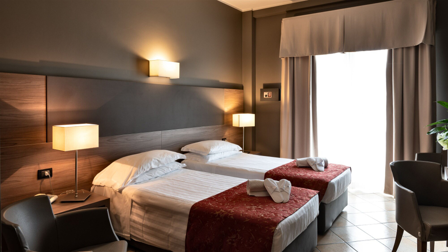 Bedroom 2, Hotel Sunflower, Milano
