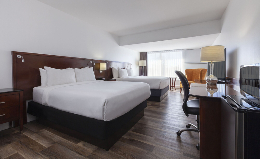 Bedroom 2, Strata Hotel, Frontenac