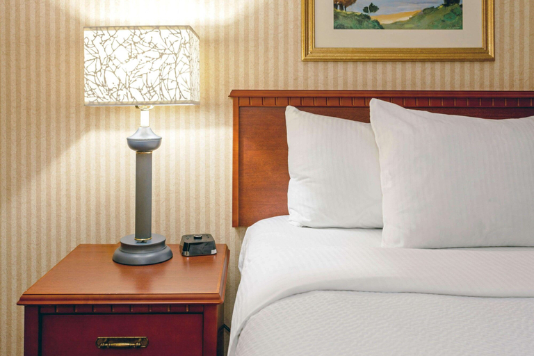 Bedroom 4, La Quinta Inn & Suites by Wyndham Stevens Point, Portage