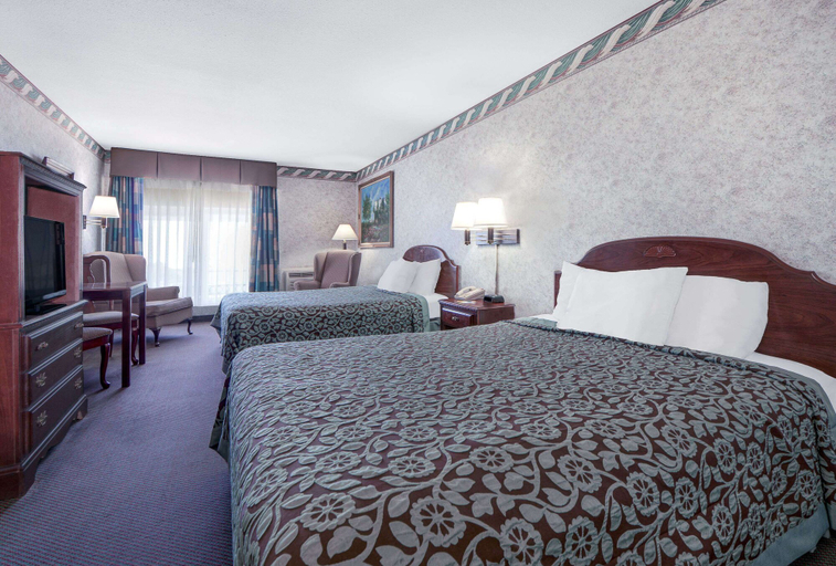 Bedroom 2, Days Inn by Wyndham Vega TX, Oldham