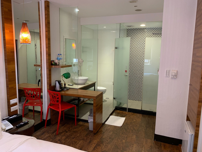 Bathroom 4, E-Coast Star Hotel, Keelung