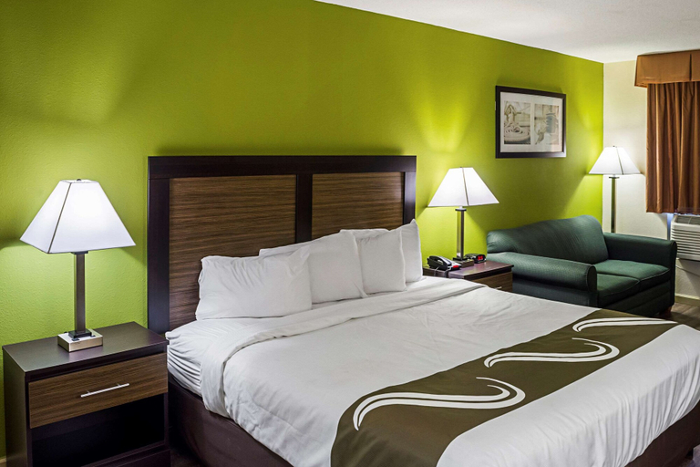 Bedroom 4, Quality Inn Biloxi Beach, Harrison