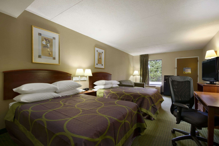 Bedroom 3, Super 8 by Wyndham Calhoun, Gordon
