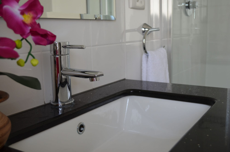 Bathroom 3, Ellard Bed & Breakfast, Perth