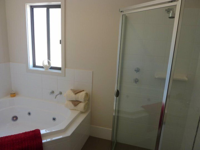 Bathroom 3, Oysta La Vista, Yorke Peninsula - South