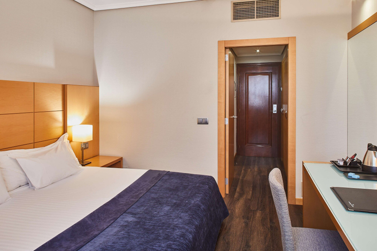 Bedroom 2, Hotel Silken Ciudad de Vitoria, Álava
