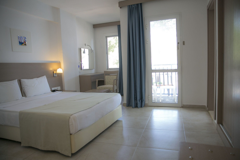Bedroom 3, Bodrum Sea Side Beach Club Hotel, Bodrum