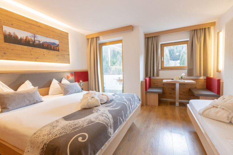 Bedroom 3, Berghotel Miramonti, Trento