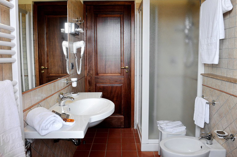Bathroom 5, Popilia Country Resort, Vibo Valentia