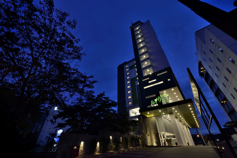 Exterior & Views 29