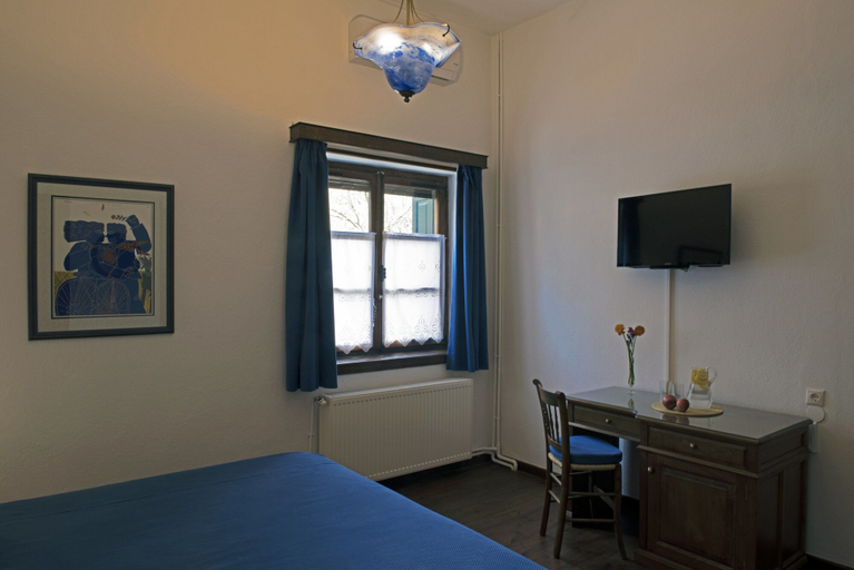 Bedroom 4, Arxontiko Mytilineou Skretaion, Thessaly