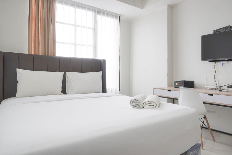 Bedroom 1, Cozy Studio Room at Evenciio Margonda Apartment By Travelio, Depok