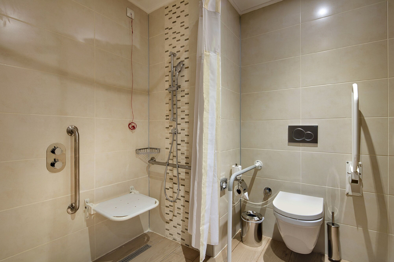 Bathroom 5, Hilton Garden Inn Izmir Bayrakli, Karşıyaka