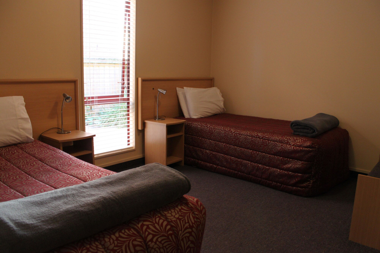 Bedroom 4, Alhambra Oaks Motor Lodge, Dunedin