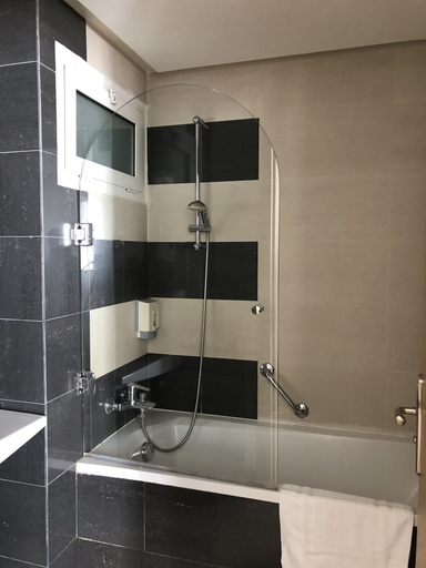 Bathroom 4, Le Pietri Urban Hotel, Rabat