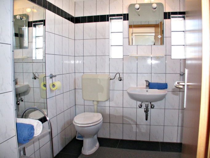 Bathroom 3, Apartments Galic, Nin