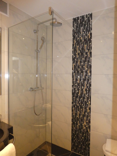 Bathroom 4, Hotel Asahi, Düsseldorf