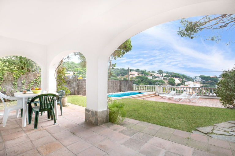 Others 4, Villa Montecarlo 36, Girona