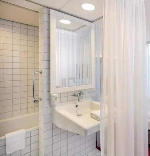 Bathroom 5, Arcotel Velvet Berlin, Berlin