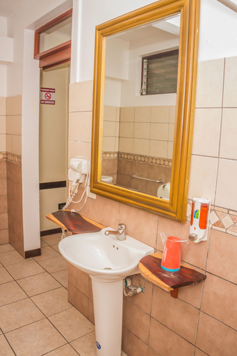 Bathroom 4, Hotel Giada, Nicoya