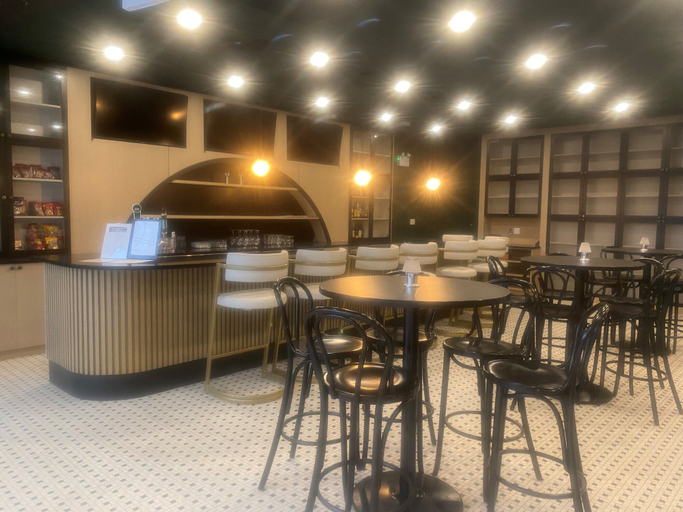 Food & Drinks 5, DoubleTree by Hilton Calgary North, Division No. 6