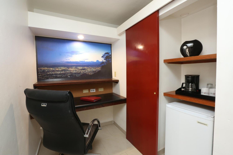 Others 5, Minister Business Hotel, Distrito Central