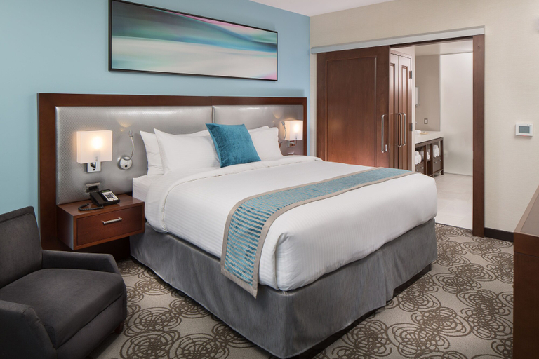 Bedroom 3, Parkwest Bicycle Casino, Los Angeles