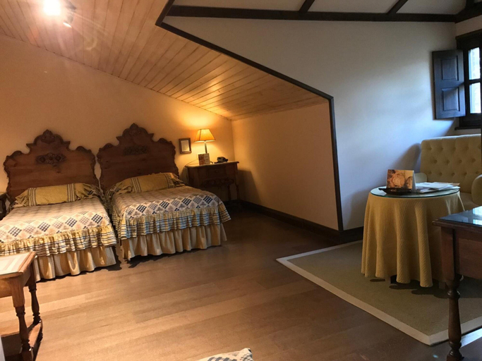 Bedroom 3, Palacio de Cutre, Asturias