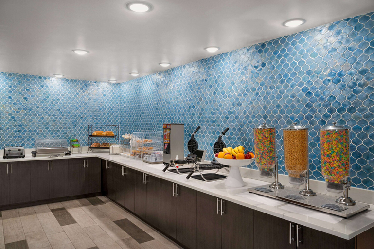 Food & Drinks 5, La Quinta Inn by Wyndham Columbus Dublin, Franklin