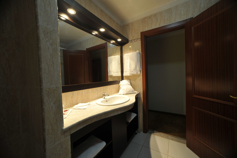 Bathroom 4, Numidien Hotel, Dar El Beida