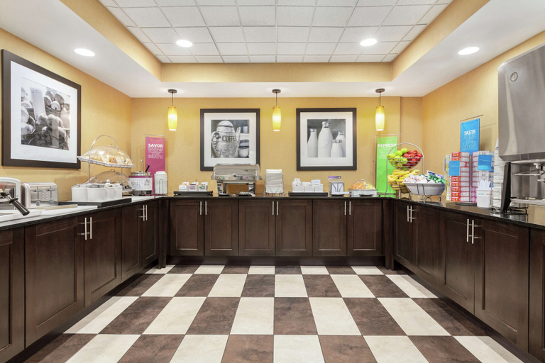 Food & Drinks 5, Hampton Inn Oklahoma City-I-40 E. (Tinker Air Force Base), Oklahoma