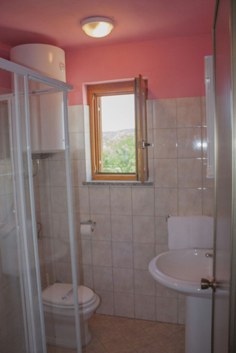 Bathroom 4, Guest House Valentino, Motovun