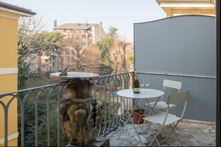 Balcony 2, Suitelowcost Spiga, Milano