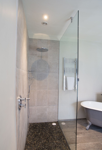 Bathroom 3, The White Hart Hotel, Norfolk