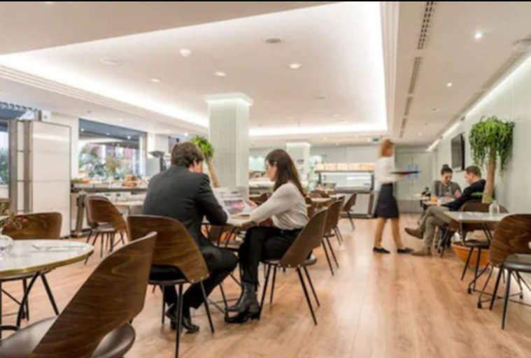 Food & Drinks 5, Aparthotel Mariano Cubi Barcelona, Barcelona