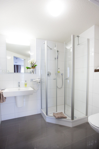 Bathroom 4, Hotel und Restaurant Rose, Ludwigsburg