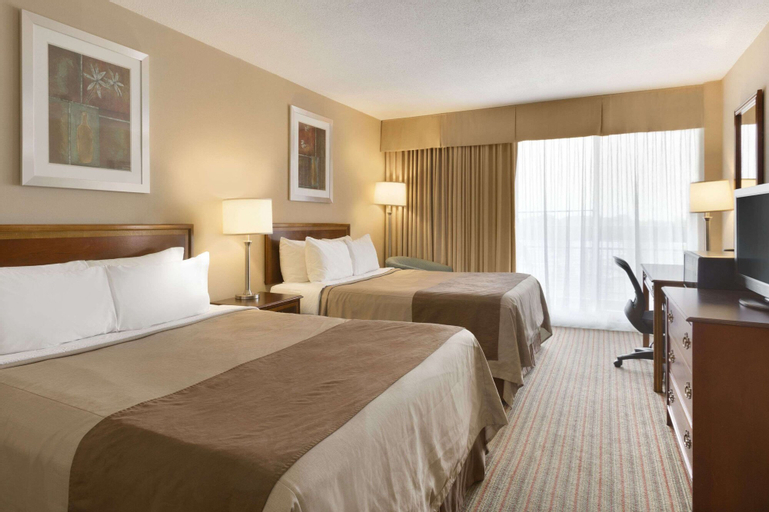 Bedroom 3, Ramada by Wyndham Belleville Harbourview Conference Centre, Hastings