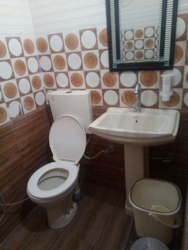 Bathroom 3, Hotel The Atulyam, Hanumangarh