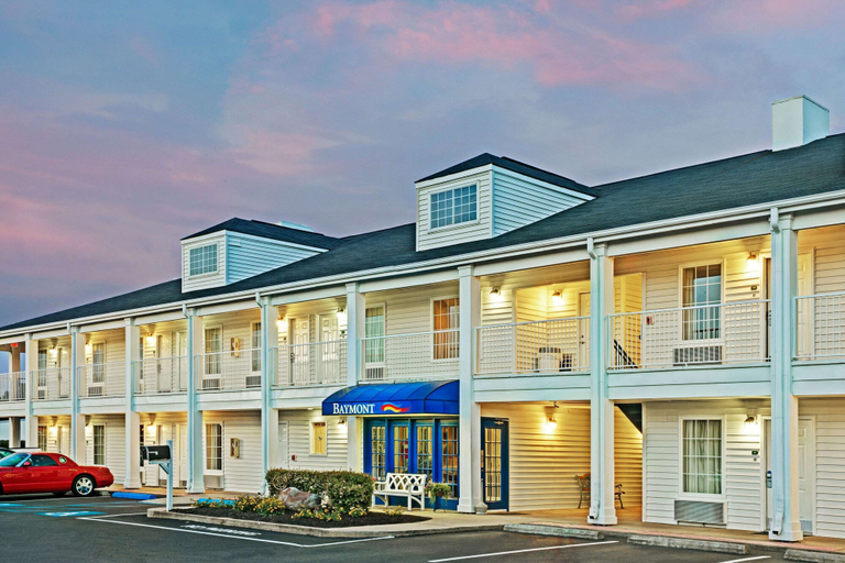 Exterior & Views