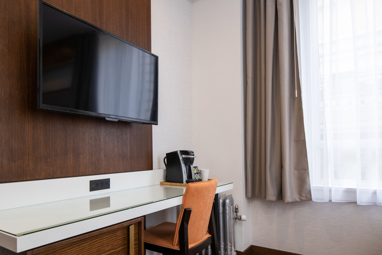 Others 5, Hotel 32One, San Francisco