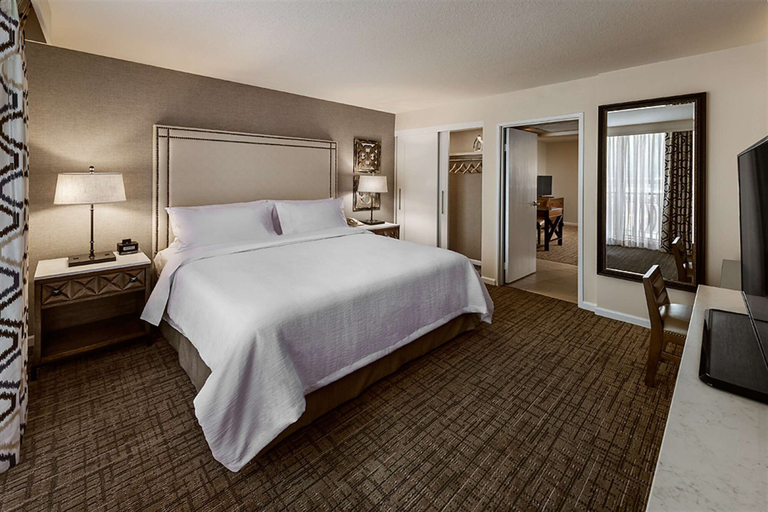 Bedroom 3, Embassy Suites by Hilton Scottsdale Resort, Maricopa