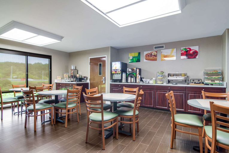 Food & Drinks 5, Quality Inn & Suites Canton, GA, Cherokee